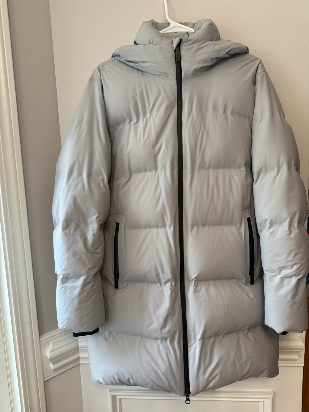 Aritzia Women’s The Super Puff Mid Light Gray Hooded Down Puffer Coat Size Small